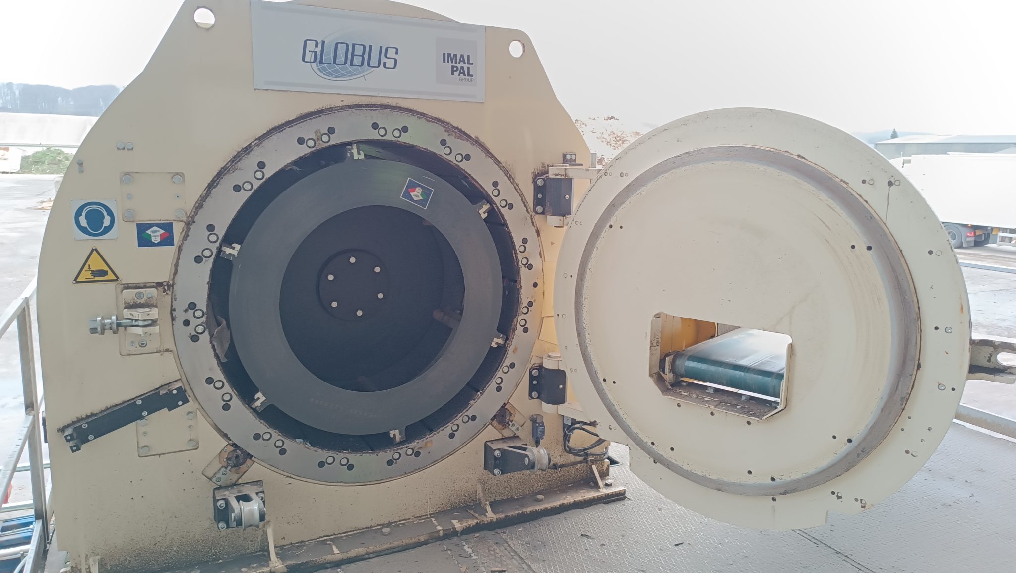 RevoStrand centrifugal strander mill by Globus Srl – industrial wood strand production machine for OSB and SLPB panels