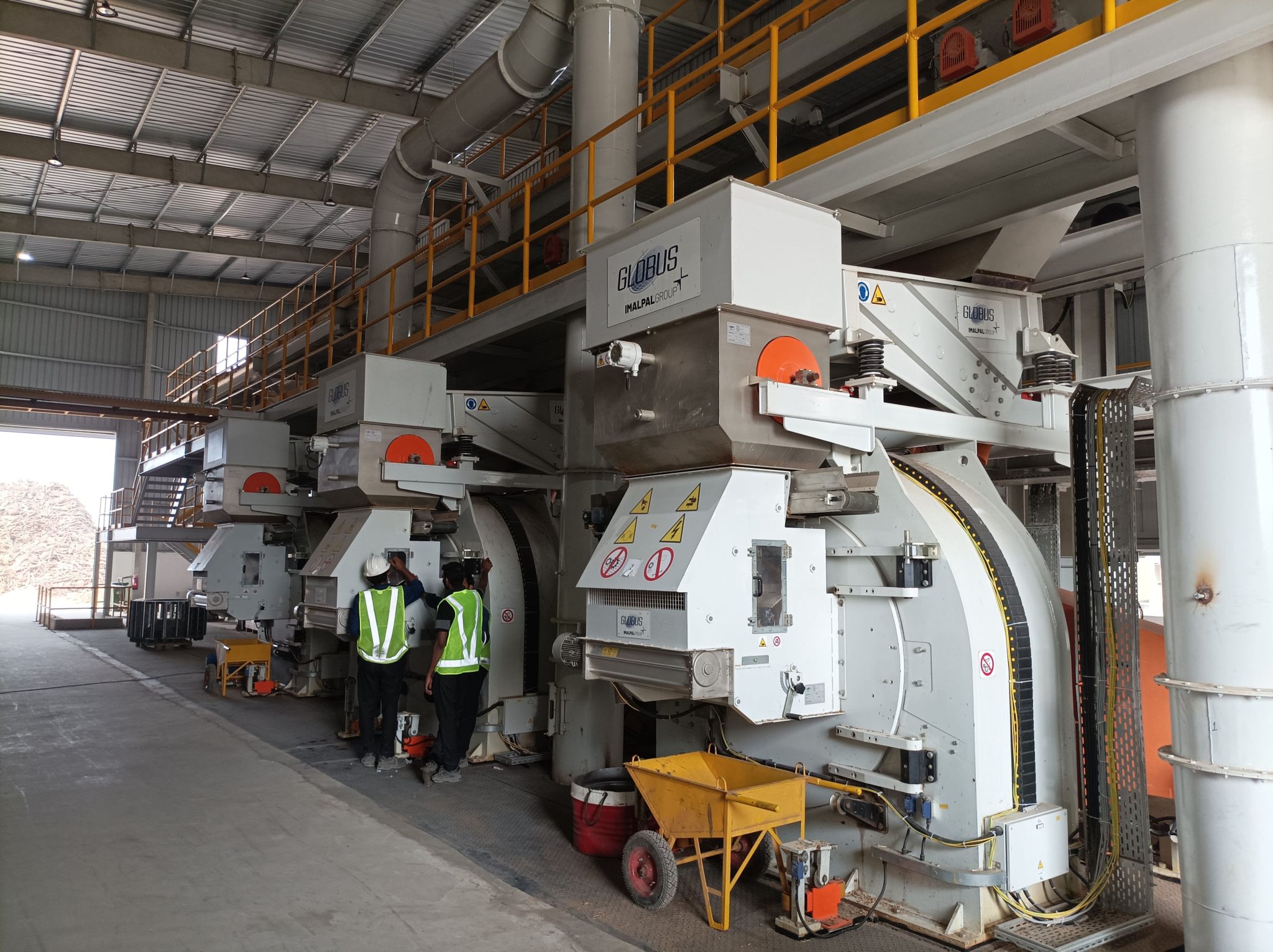 SRC knife ring flaker by Globus Srl – industrial wood flaking machine for PB and OSB production