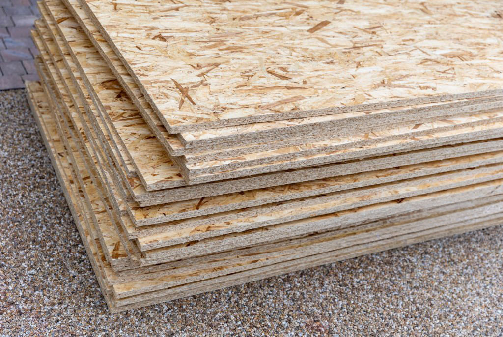 OSB panel manufactured with engineered wood strands